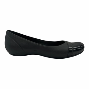 Shoes Flats By Crocs In Black, Size:9 Crocs clogs with lightweight comfort