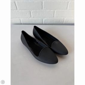 Shoes Flats By Crocs In Black, Size: 9 Crocs clogs with lightweight comfort