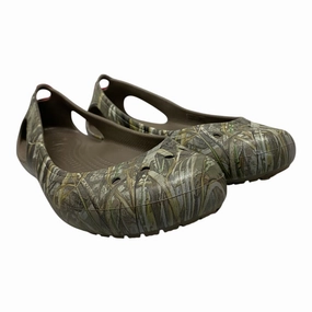 Shoes Flats By Crocs In Green, Size:11 Crocs clogs with lightweight comfort