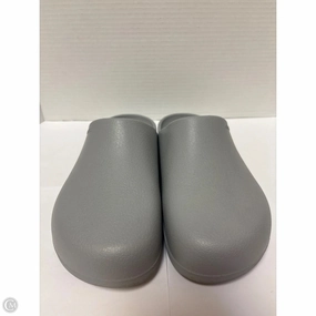 Shoes Flats By Crocs In Grey, Size: 9 Crocs clogs with lightweight comfort