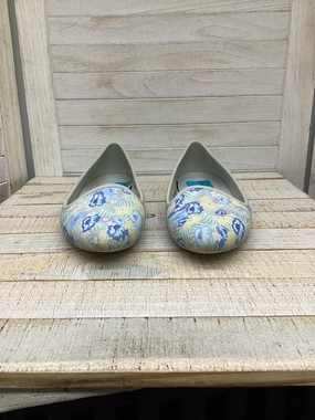 Shoes Flats By Crocs In Multi-colored, Size: 6 Crocs clogs with lightweight comfort