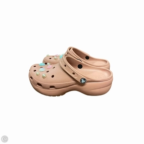 Shoes Flats By Crocs In Pink, Size: 8 Crocs clogs with lightweight comfort