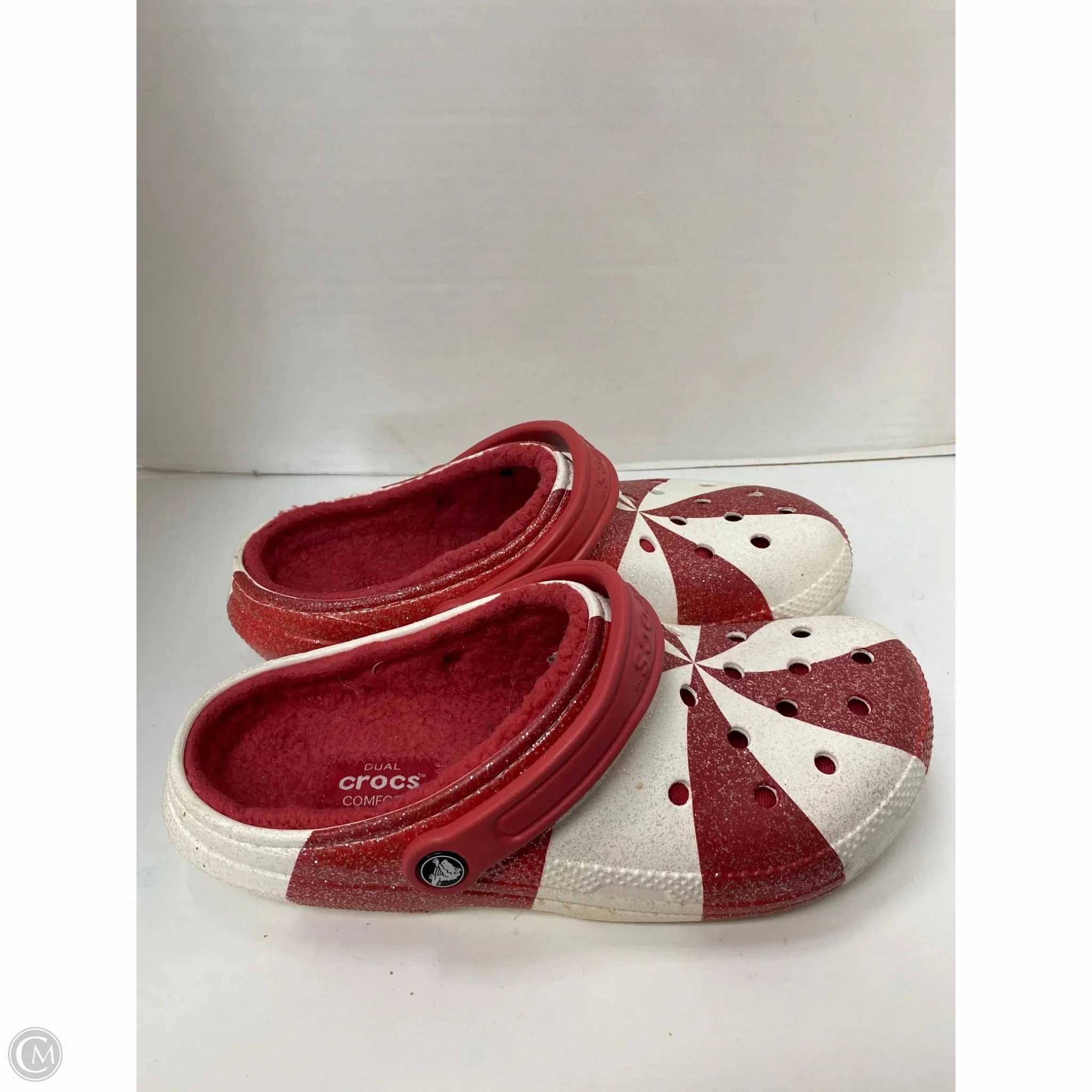 Shoes Flats By Crocs In Red & White, Size: 11 Lightweight Clogs