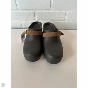 Shoes Heels Block By Crocs In Brown, Size: 7 Crocs clogs with lightweight comfort