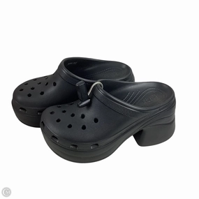 Shoes Heels Platform By Crocs In Black, Size: 8 Crocs clogs with lightweight comfort