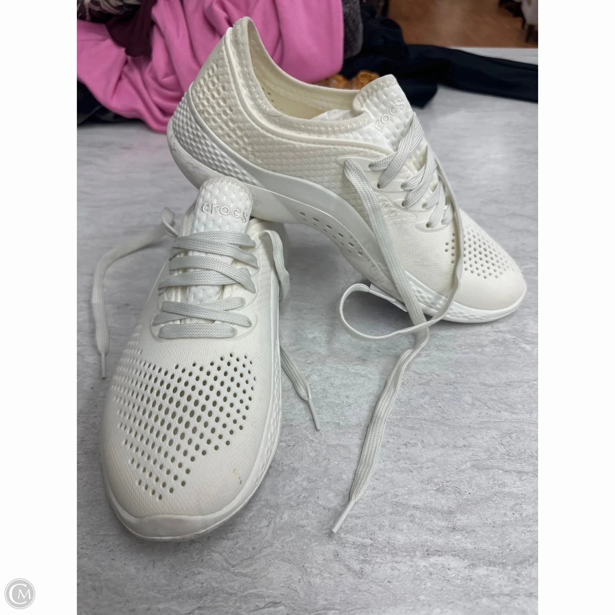 Shoes Sneakers By Crocs In White, Size: 9 Lightweight Clogs
