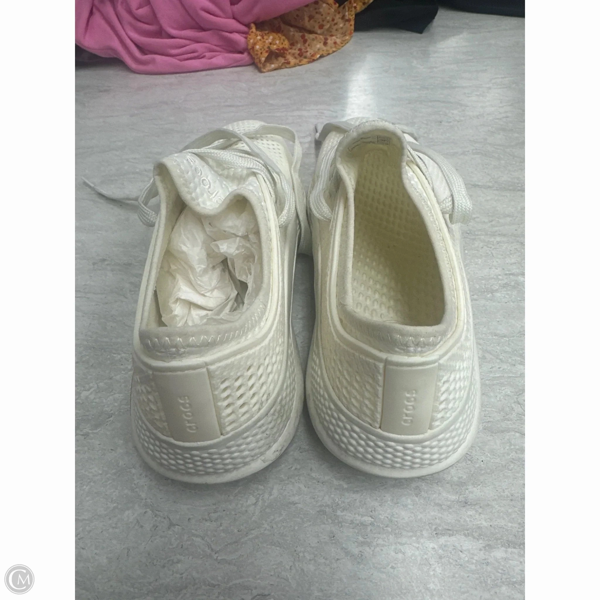 Shoes Sneakers By Crocs In White, Size: 9 Lightweight Clogs