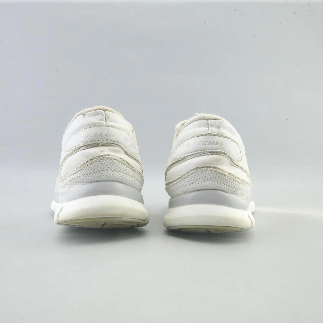 SKECHERS 6 FLEX GRATIS Skechers shoe design snapshots