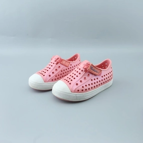 SKECHERS . Skechers comfortable casual shoes