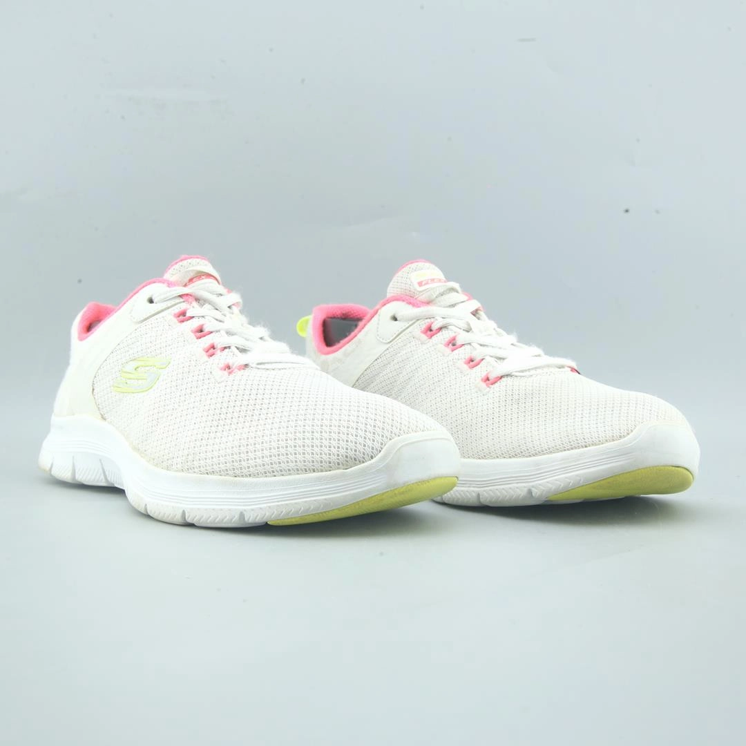 SKECHERS AIR COOLED MEMORY FOAM Skechers everyday footwear shots