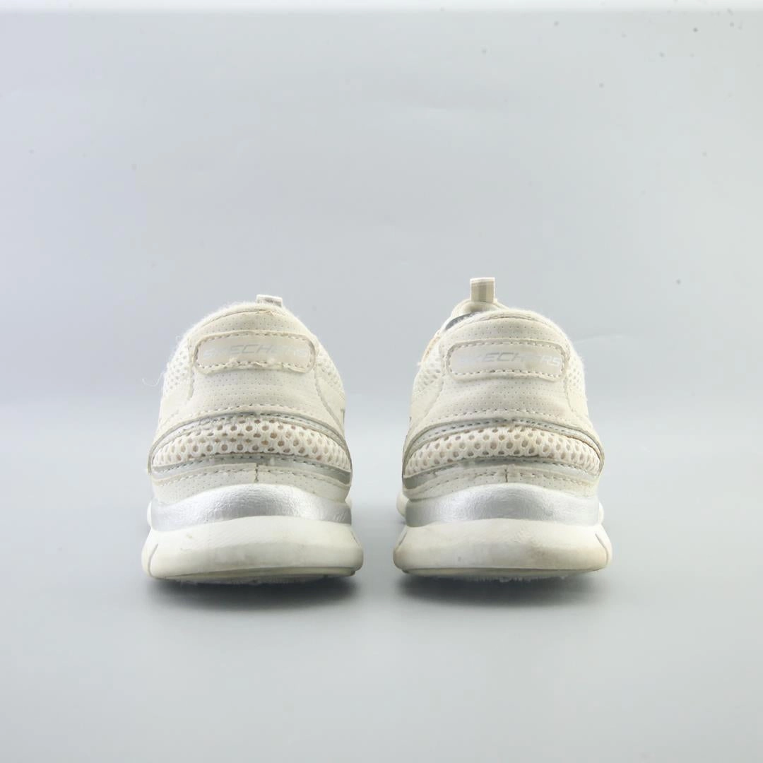 SKECHERS AIR COOLED MEMORY FOAM Skechers shoe design snapshots