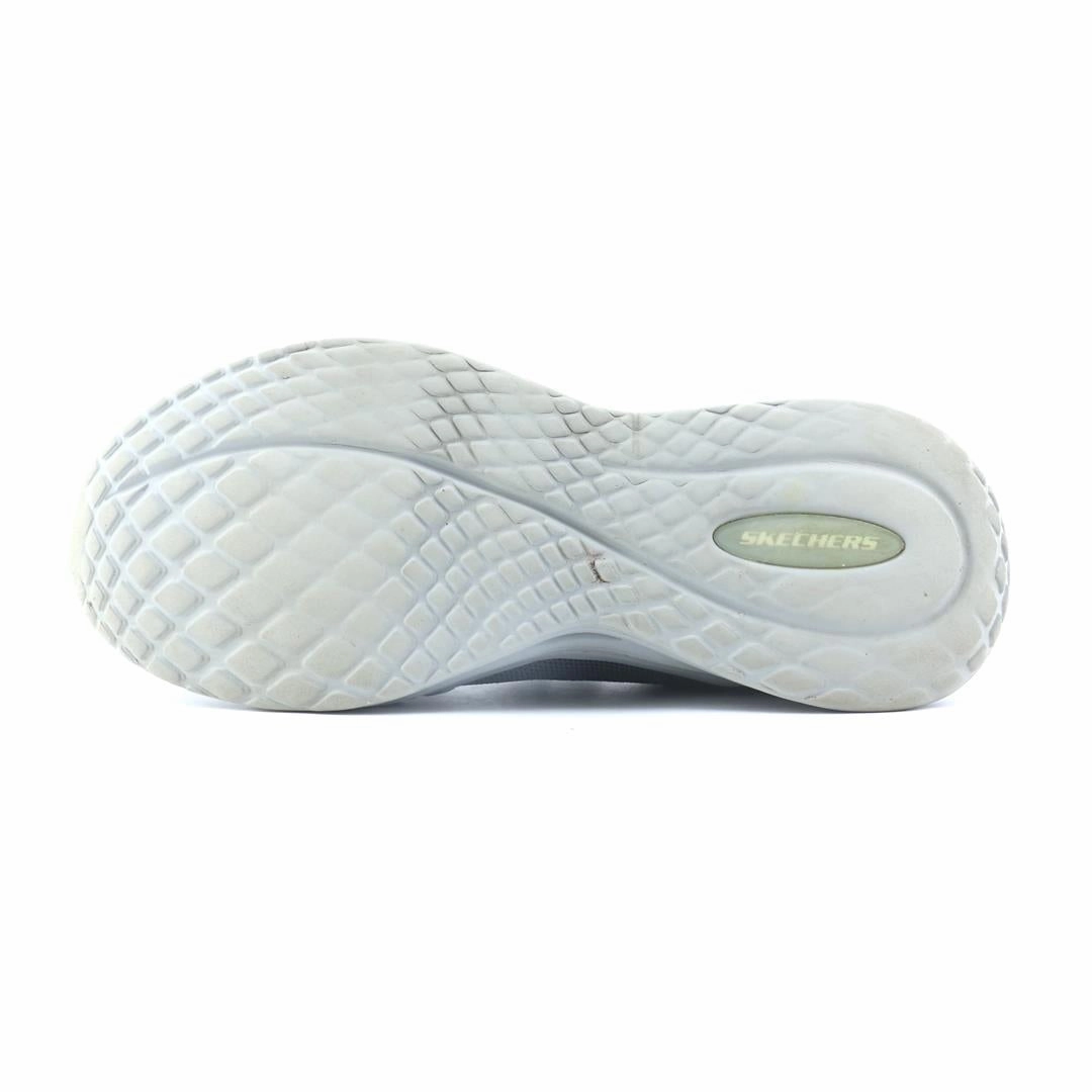 SKECHERS ARCH FIT ORVAN - TRAYVER Skechers everyday footwear shots