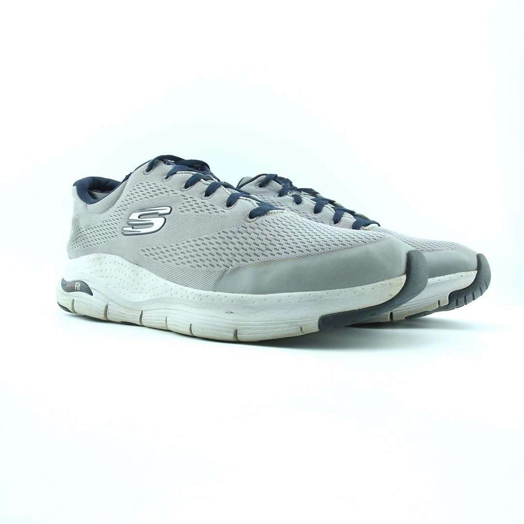 SKECHERS ARCH FIT Skechers everyday footwear shots