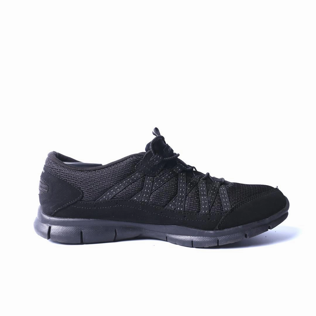 SKECHERS ARCH SUPPORT Skechers everyday footwear shots