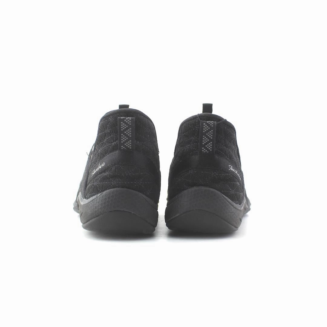 SKECHERS  BREATHE EASY-ROLL Skechers shoe design snapshots