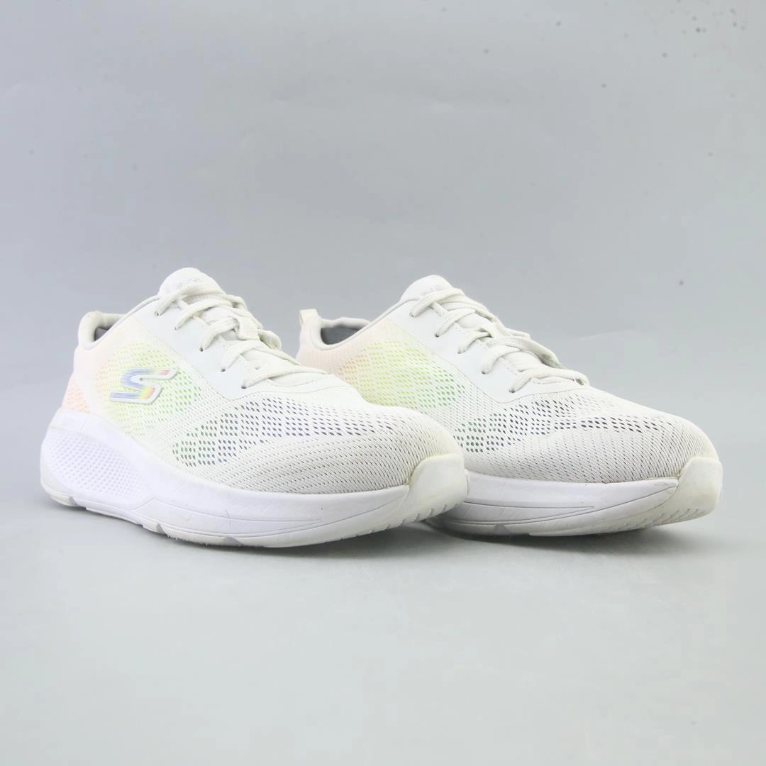 SKECHERS GO RUN ELEVATE LEVANA Skechers shoe design snapshots