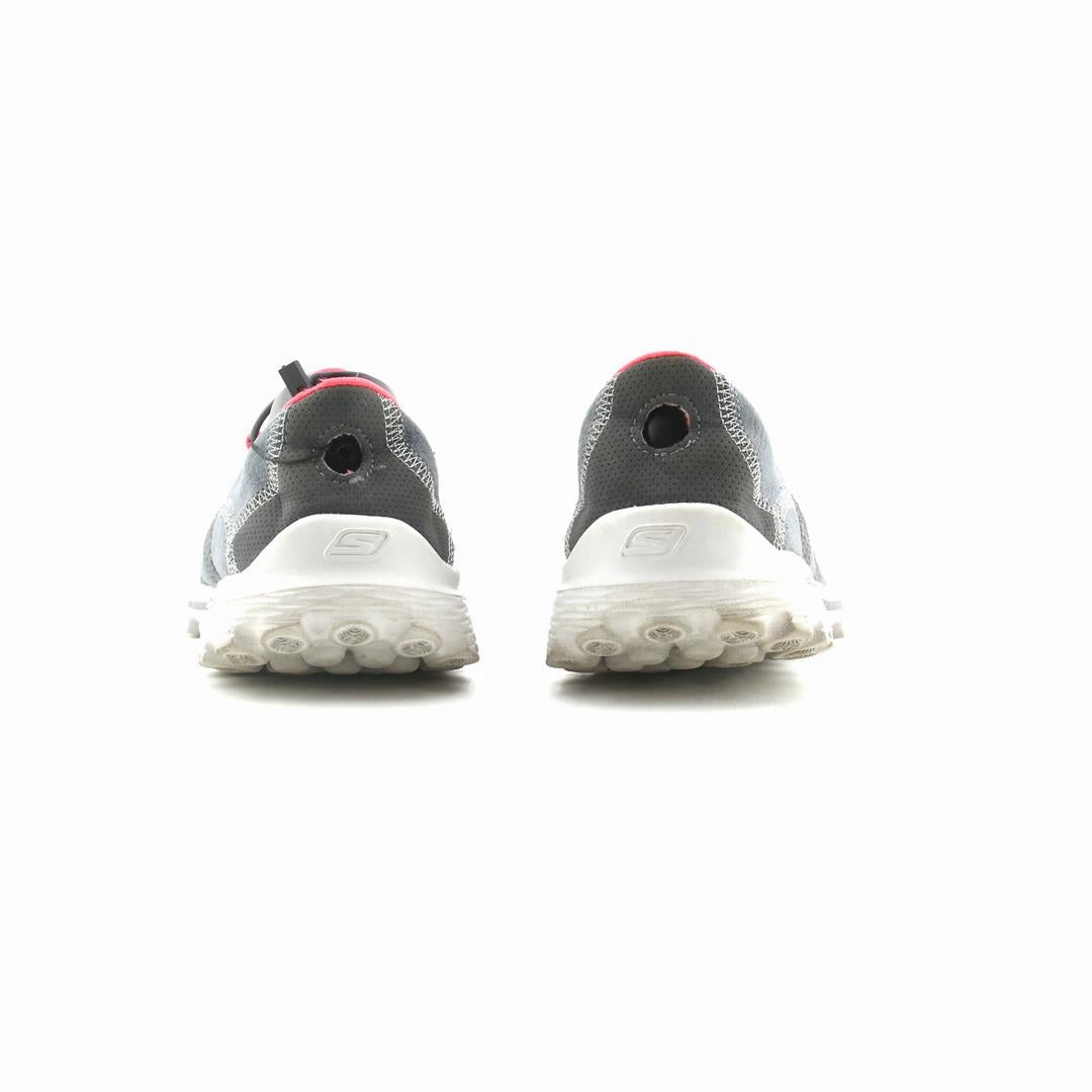 SKECHERS  GO WALK 2 Skechers shoe design snapshots