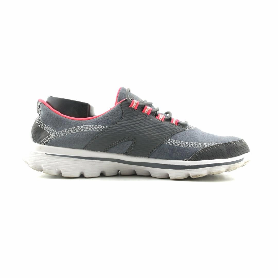 SKECHERS  GO WALK 2 Skechers shoe design snapshots