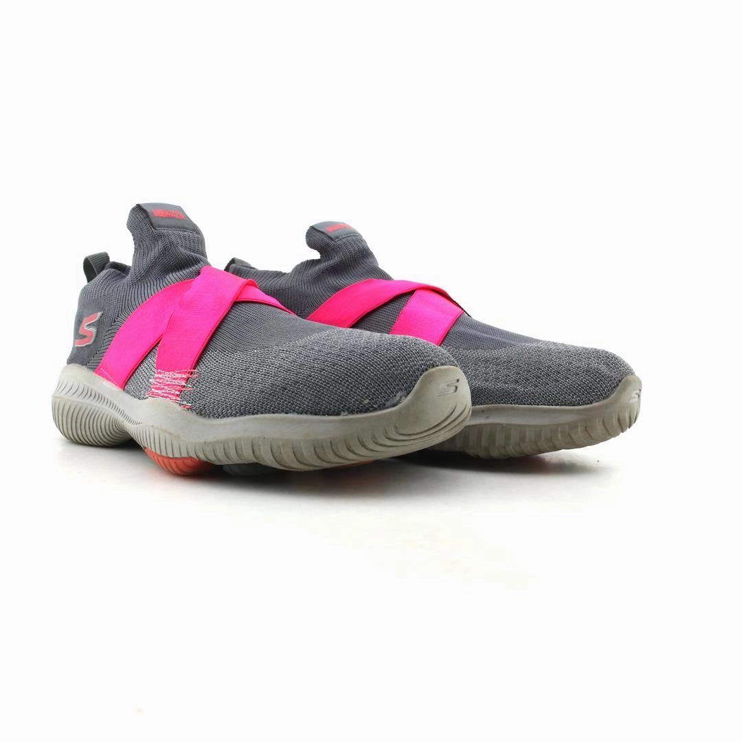 SKECHERS GO WALK REVOLUTION ULTRA Skechers shoe design snapshots