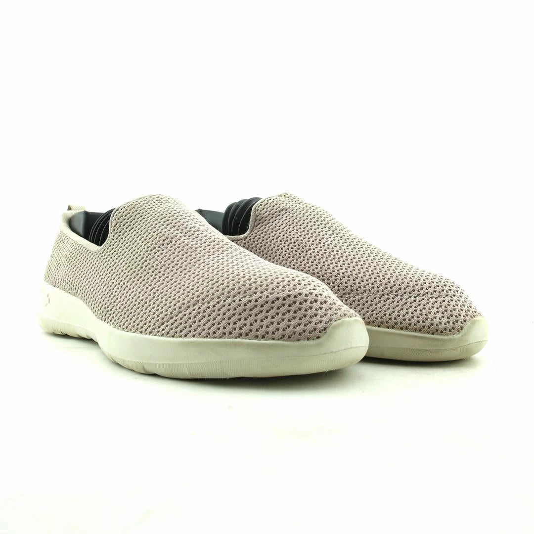 SKECHERS GO WALK Skechers everyday footwear shots