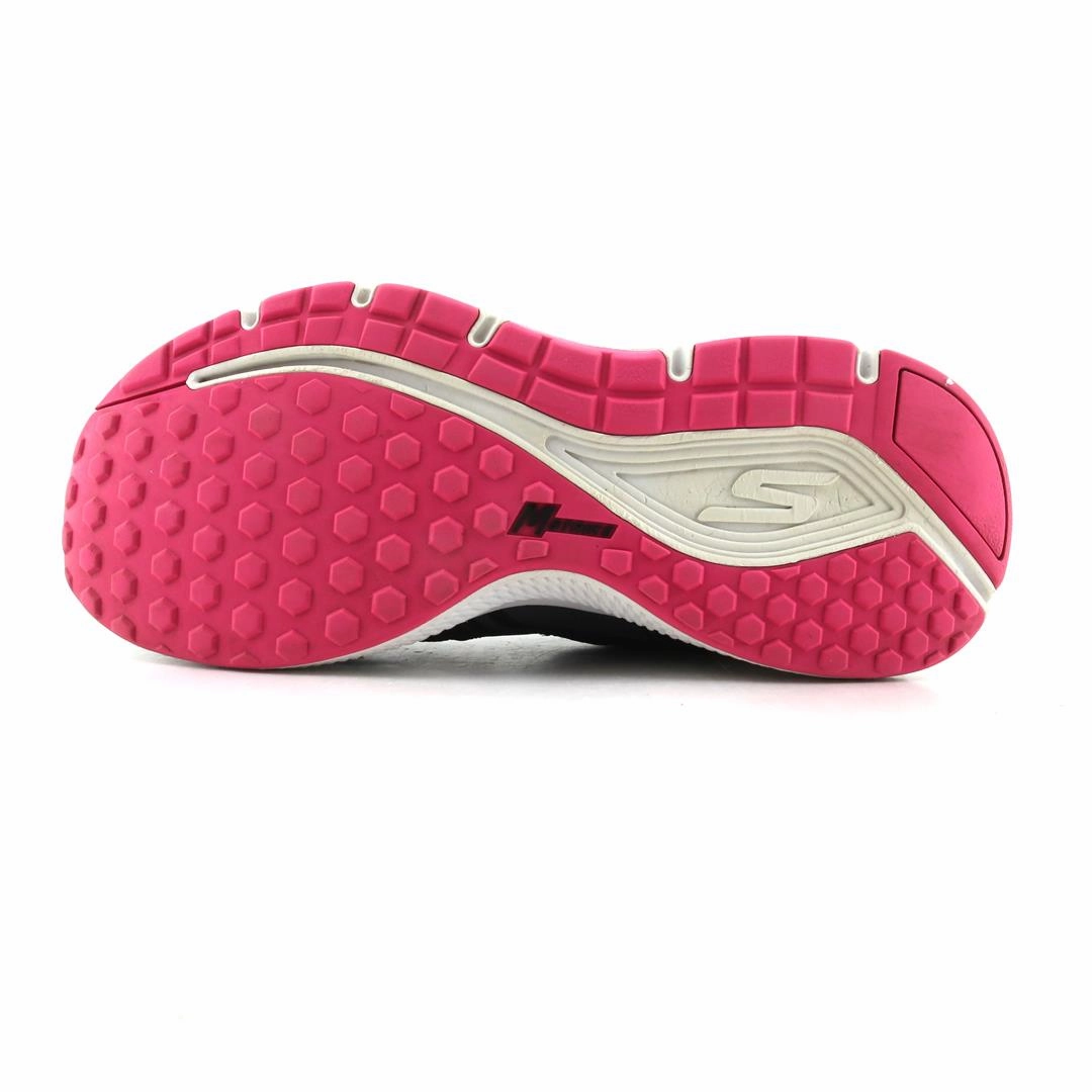 SKECHERS  GORUN CONSISTENT Skechers shoe design snapshots