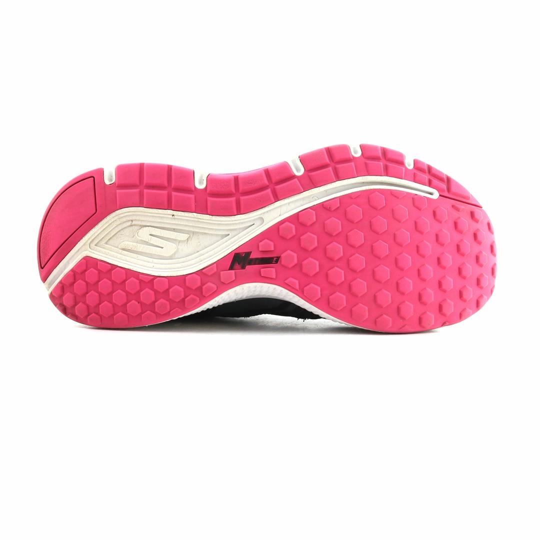 SKECHERS  GORUN CONSISTENT Skechers shoe design snapshots