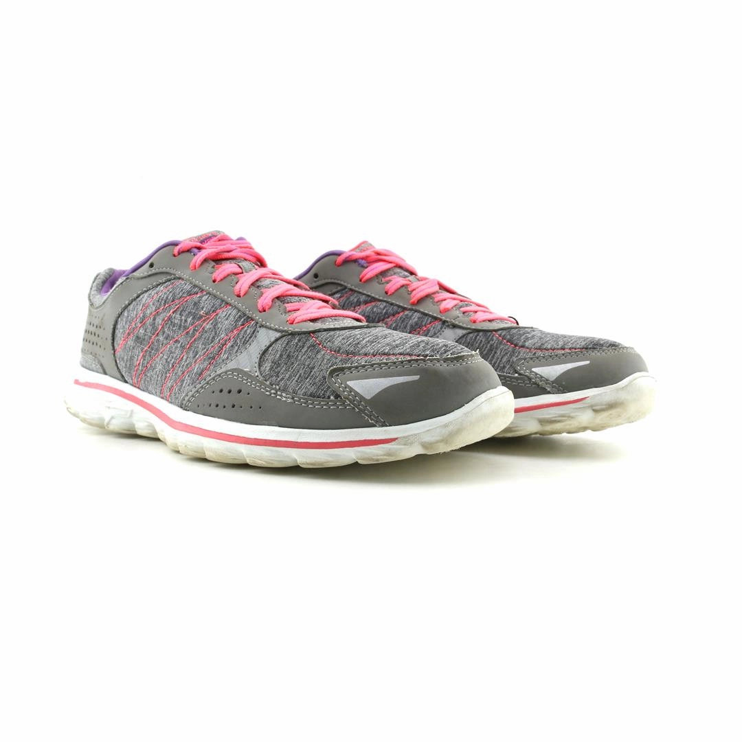 SKECHERS GOWALK 2 FLASH Skechers shoe design snapshots