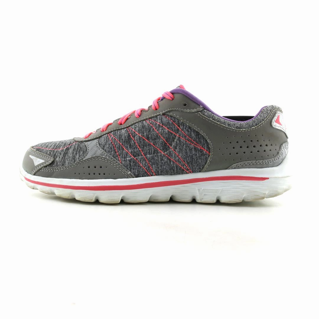 SKECHERS GOWALK 2 FLASH Skechers versatile everyday shoes
