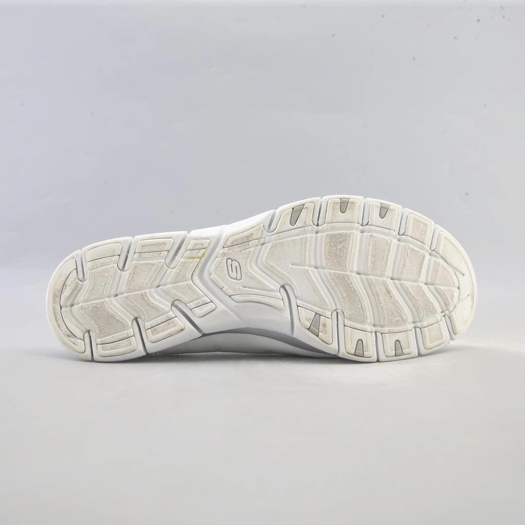 SKECHERS GRATIS - REAL STORY Skechers shoe design snapshots