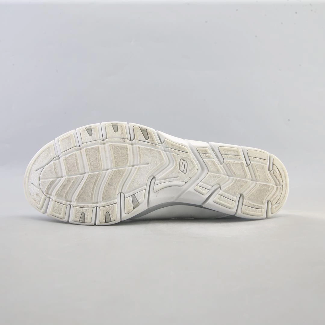 SKECHERS GRATIS - REAL STORY Skechers shoe design snapshots