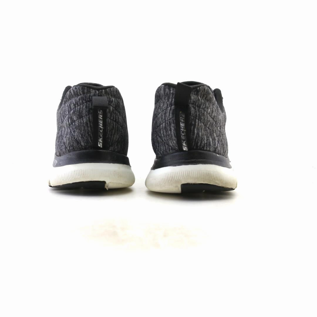SKECHERS LIGHT WEIGHT Skechers shoe design snapshots