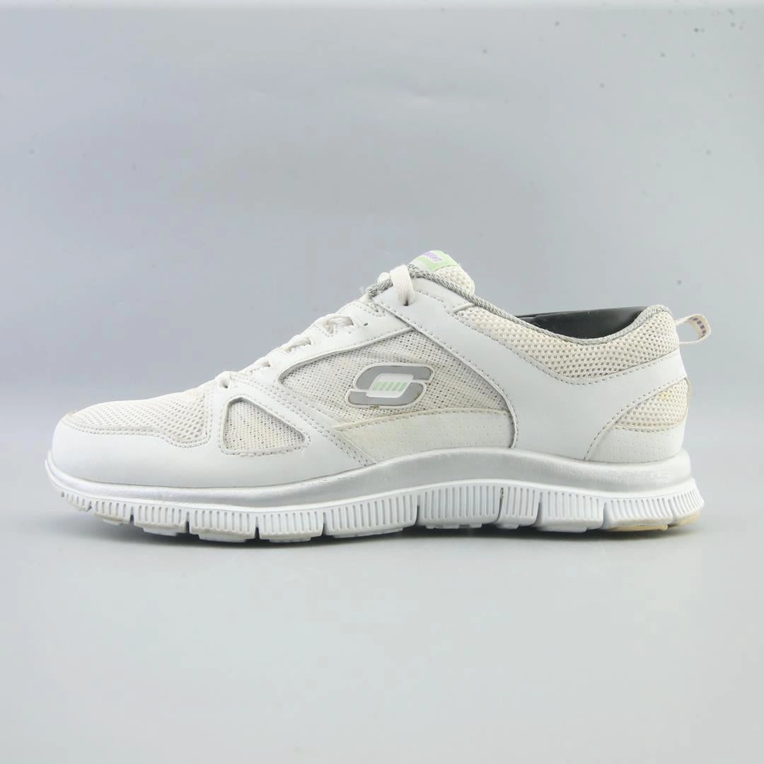 SKECHERS LIGHTWEIGHT Skechers versatile everyday shoes