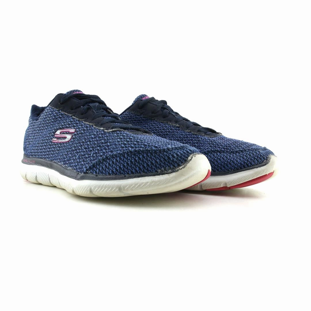 SKECHERS LITE-WEIGHT Skechers shoe design snapshots