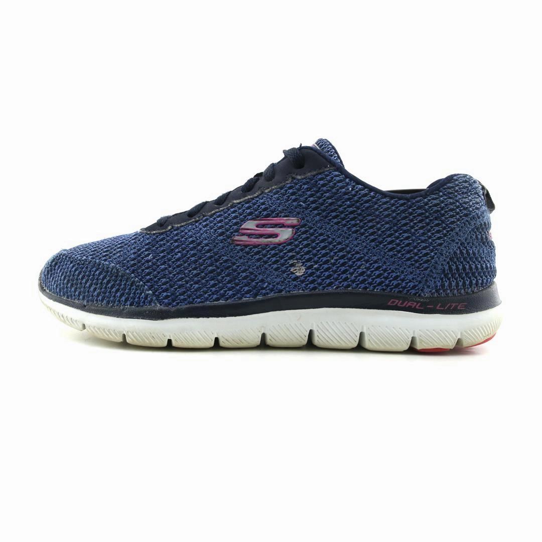 SKECHERS LITE-WEIGHT Skechers versatile everyday shoes