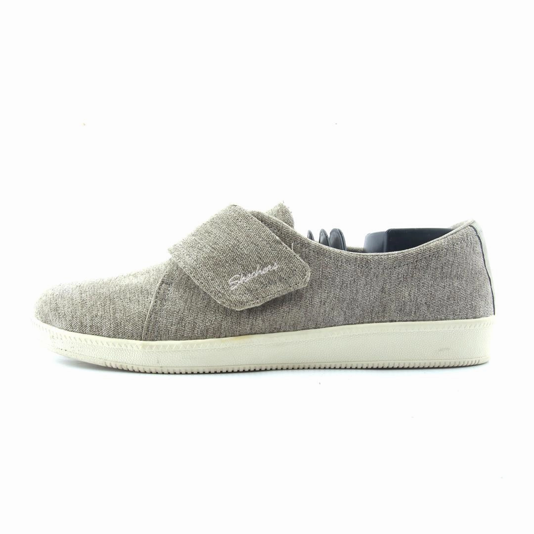 SKECHERS MADISON AVE DISTINCTIVELY Skechers comfortable casual shoes