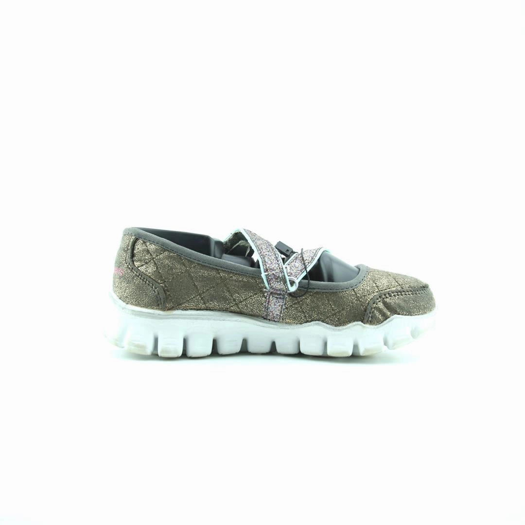 SKECHERS MEMORY FOAM Skechers everyday footwear shots
