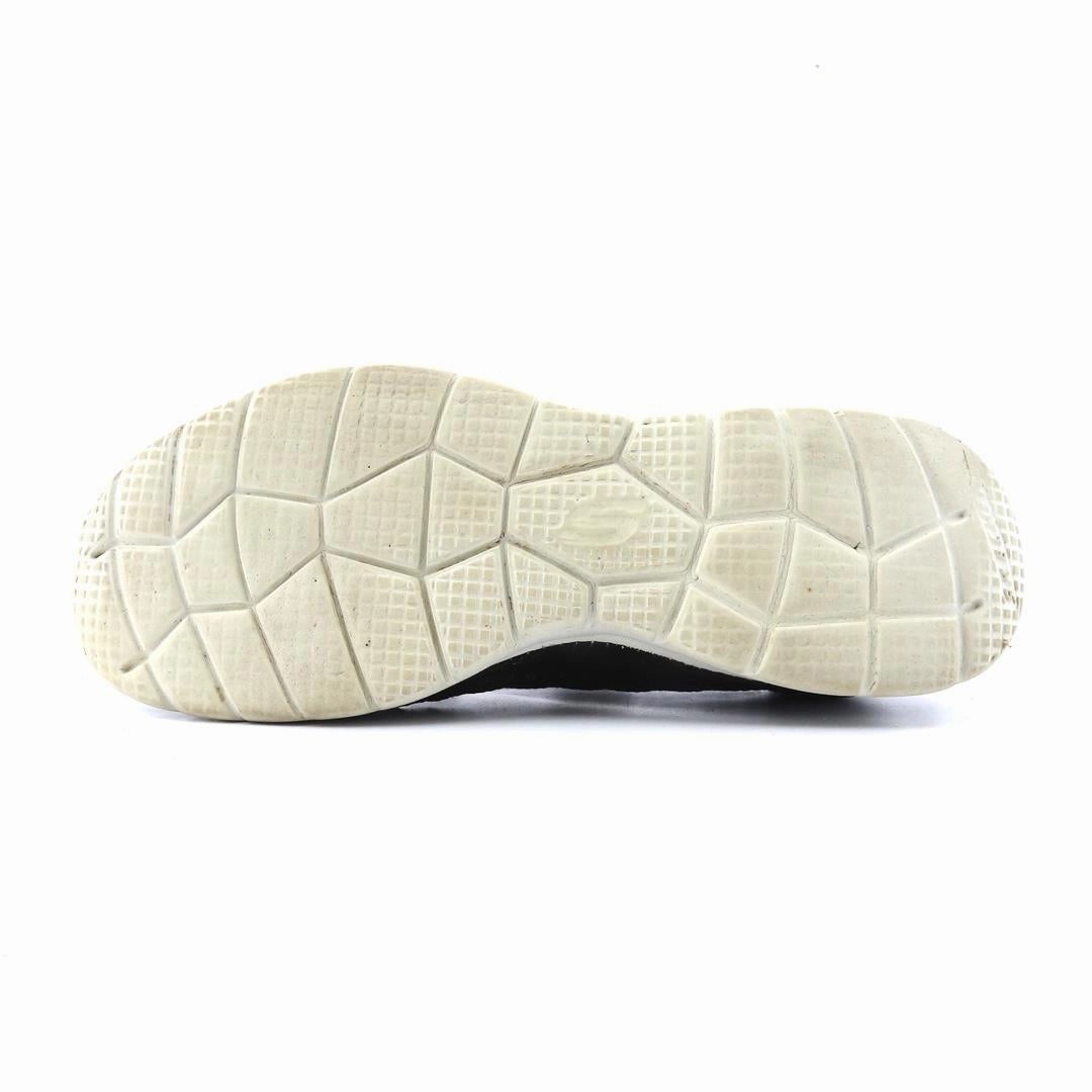 SKECHERS MEMORY FORM Skechers shoe design snapshots