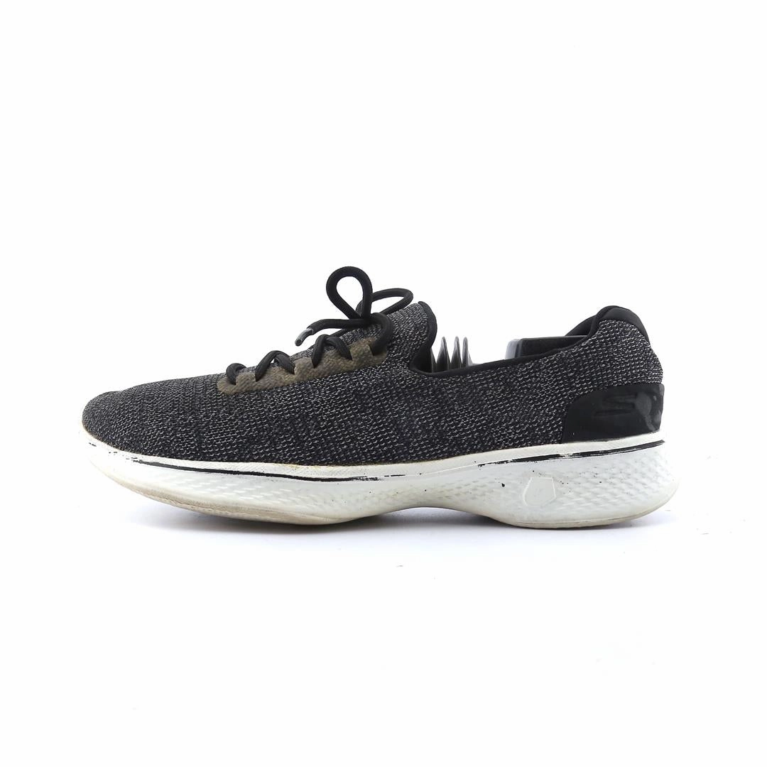 SKECHERS PERFOMANCE GO Skechers versatile everyday shoes