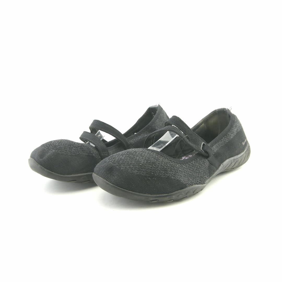 SKECHERS RELAXED FIT: BREATHE-EASY - KEEP CLEAN Skechers versatile everyday shoes