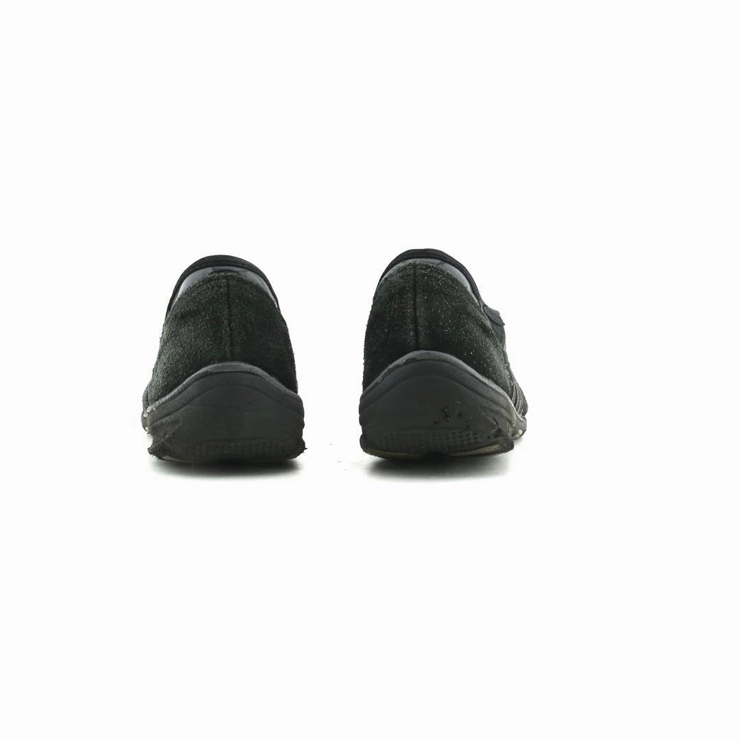 SKECHERS RELAXED FIT: BREATHE EASY Skechers shoe design snapshots