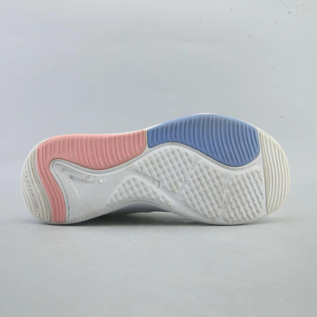 SKECHERS RELAXED FIT: D'LUX FITNESS - ROAM FREE Skechers shoe design snapshots
