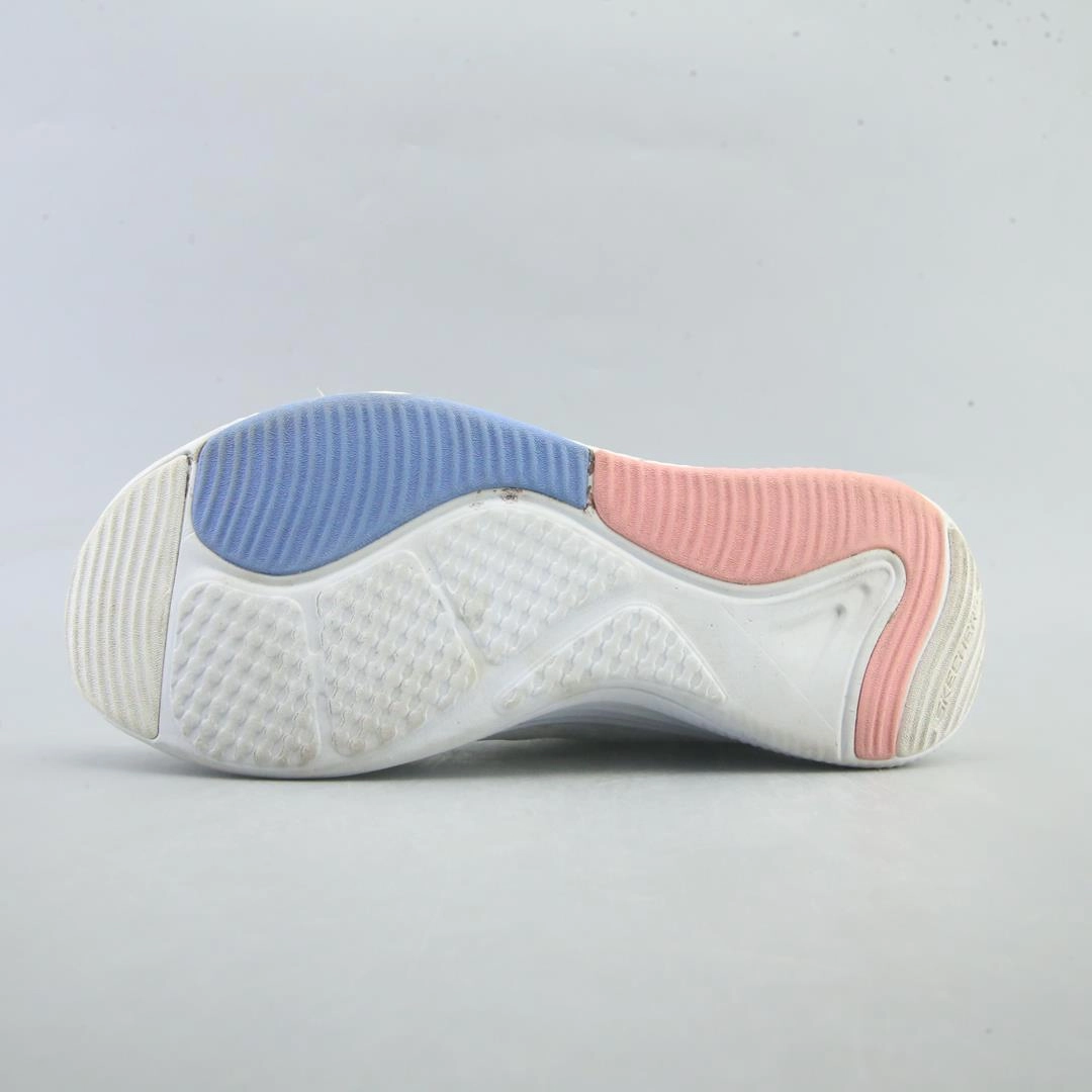 SKECHERS RELAXED FIT: D'LUX FITNESS - ROAM FREE Skechers shoe design snapshots