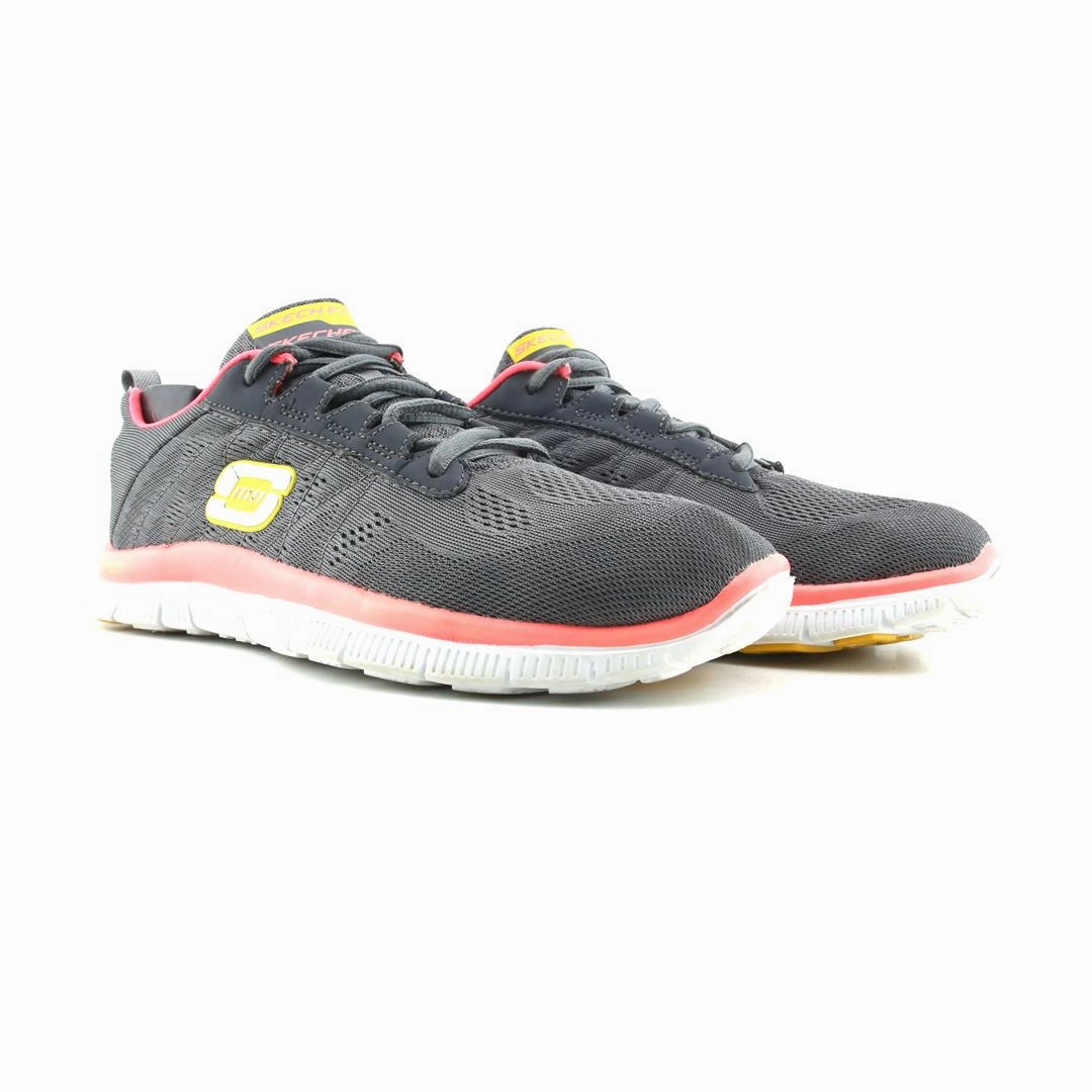 SKECHERS SKECH KNIT Skechers shoe design snapshots