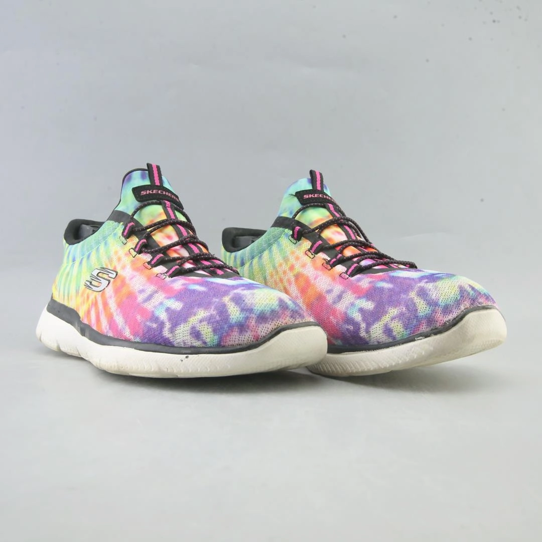 SKECHERS SUMMITS - LOOKING GROOVY Skechers shoe design snapshots