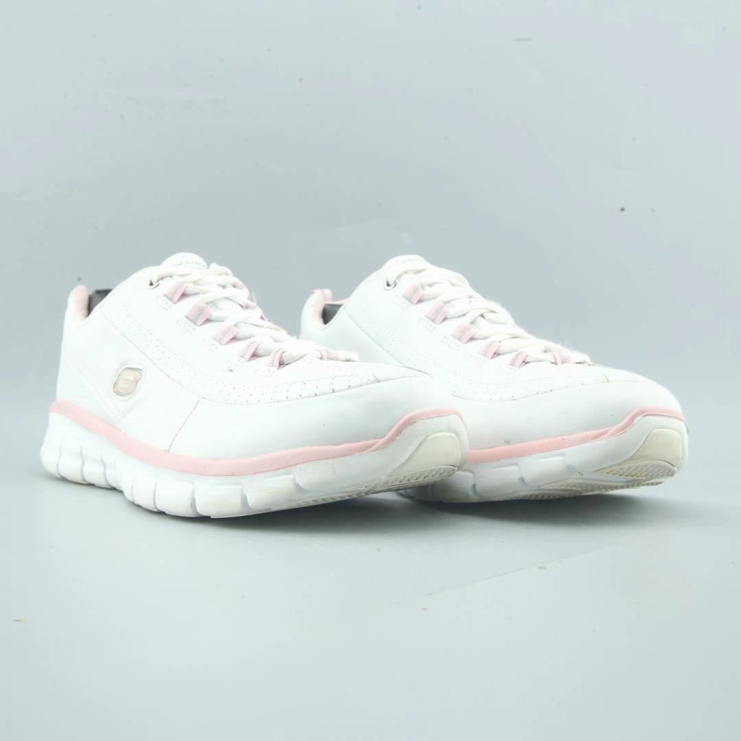 SKECHERS SYNERGY ELITE STATUS Skechers everyday footwear shots