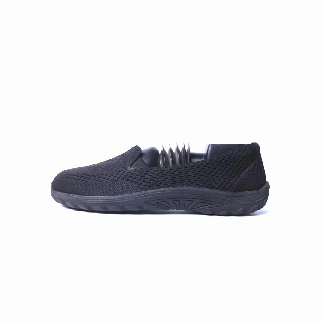 SKECHERS WORK - SLIP RESISTANT Skechers everyday footwear shots