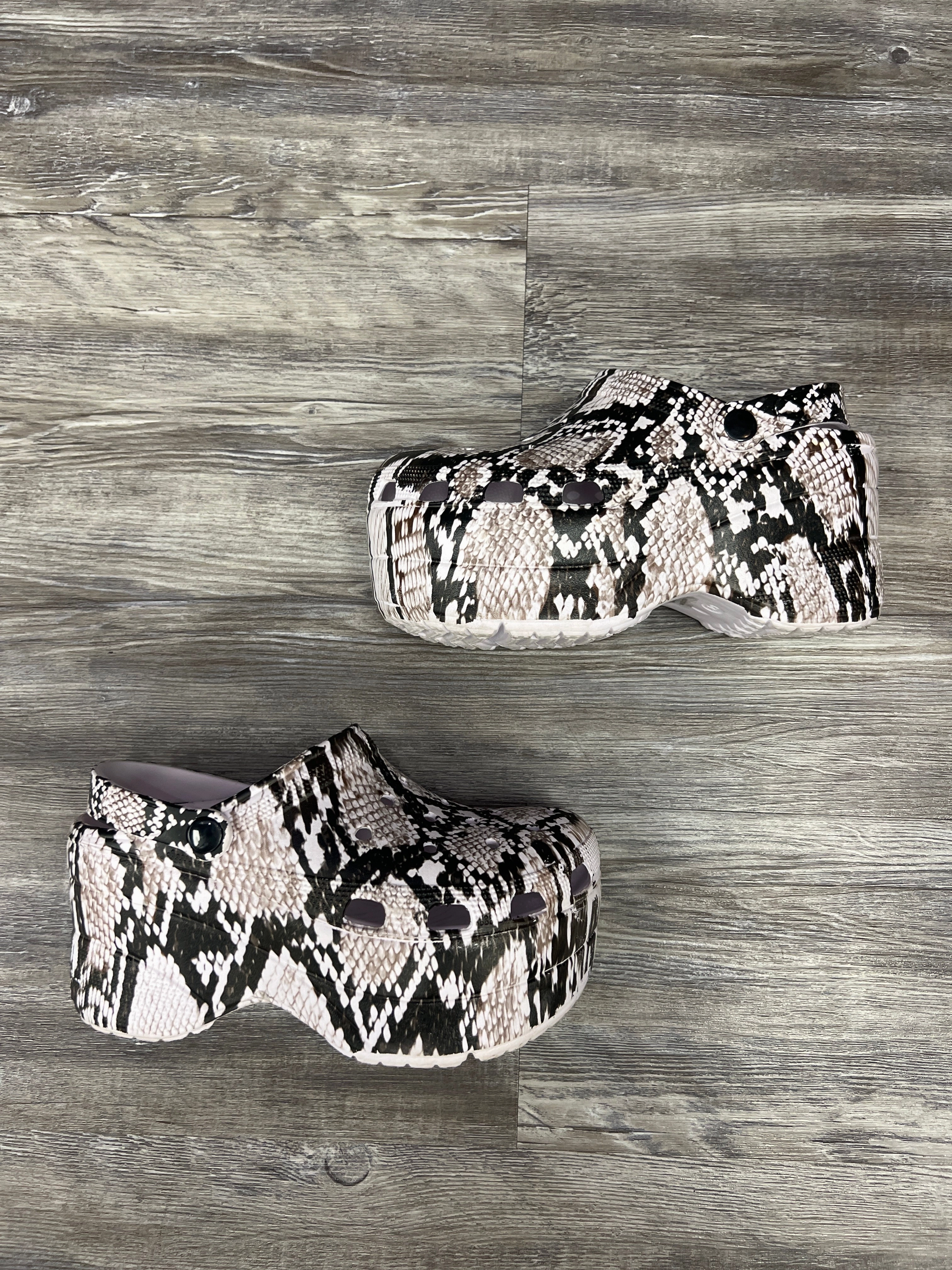 Snakeskin Print Shoes Heels Platform Crocs, Size 8.5 Crocs clogs with lightweight comfort