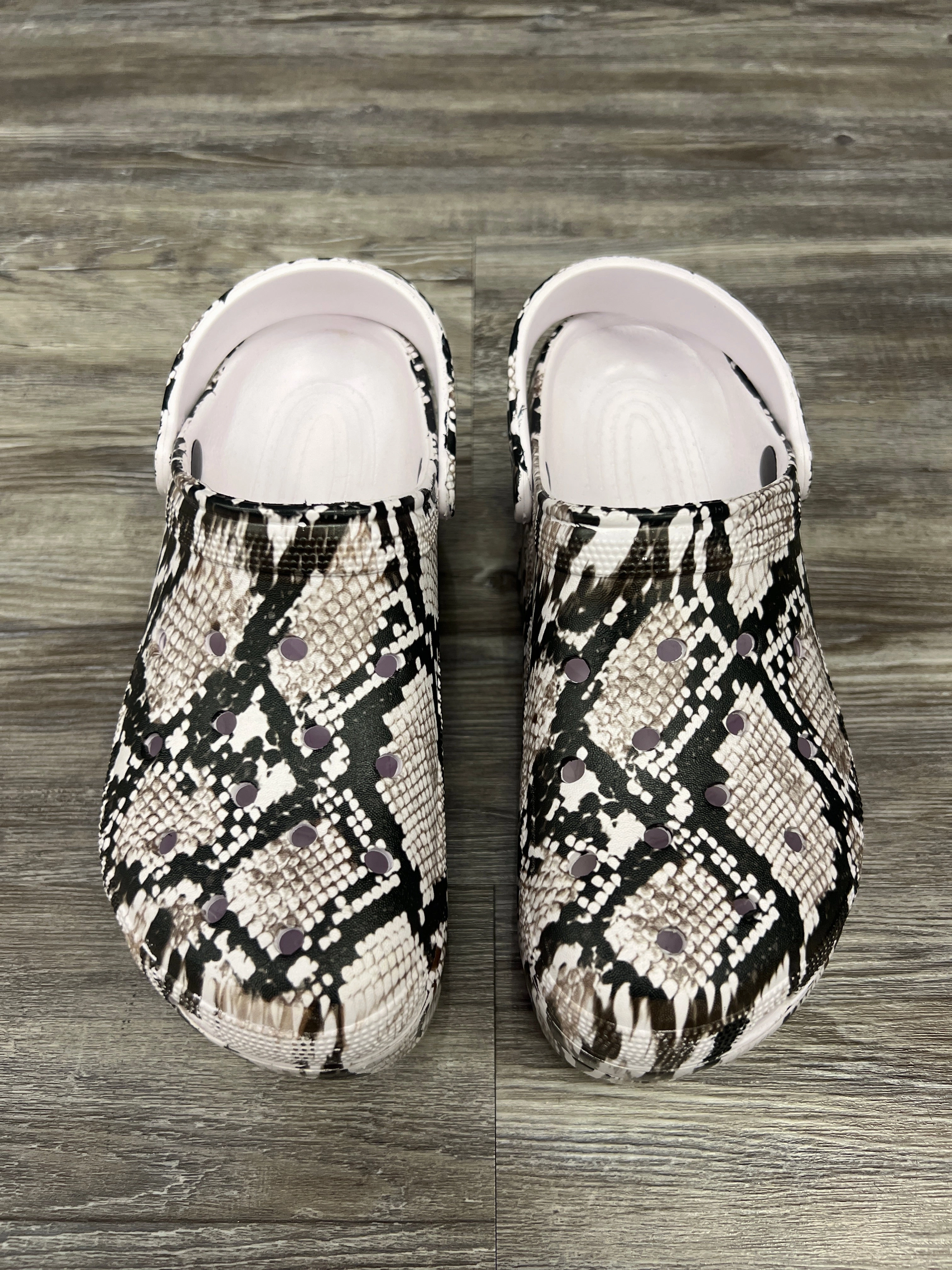 Snakeskin Print Shoes Heels Platform Crocs, Size 8.5 Lightweight Clogs