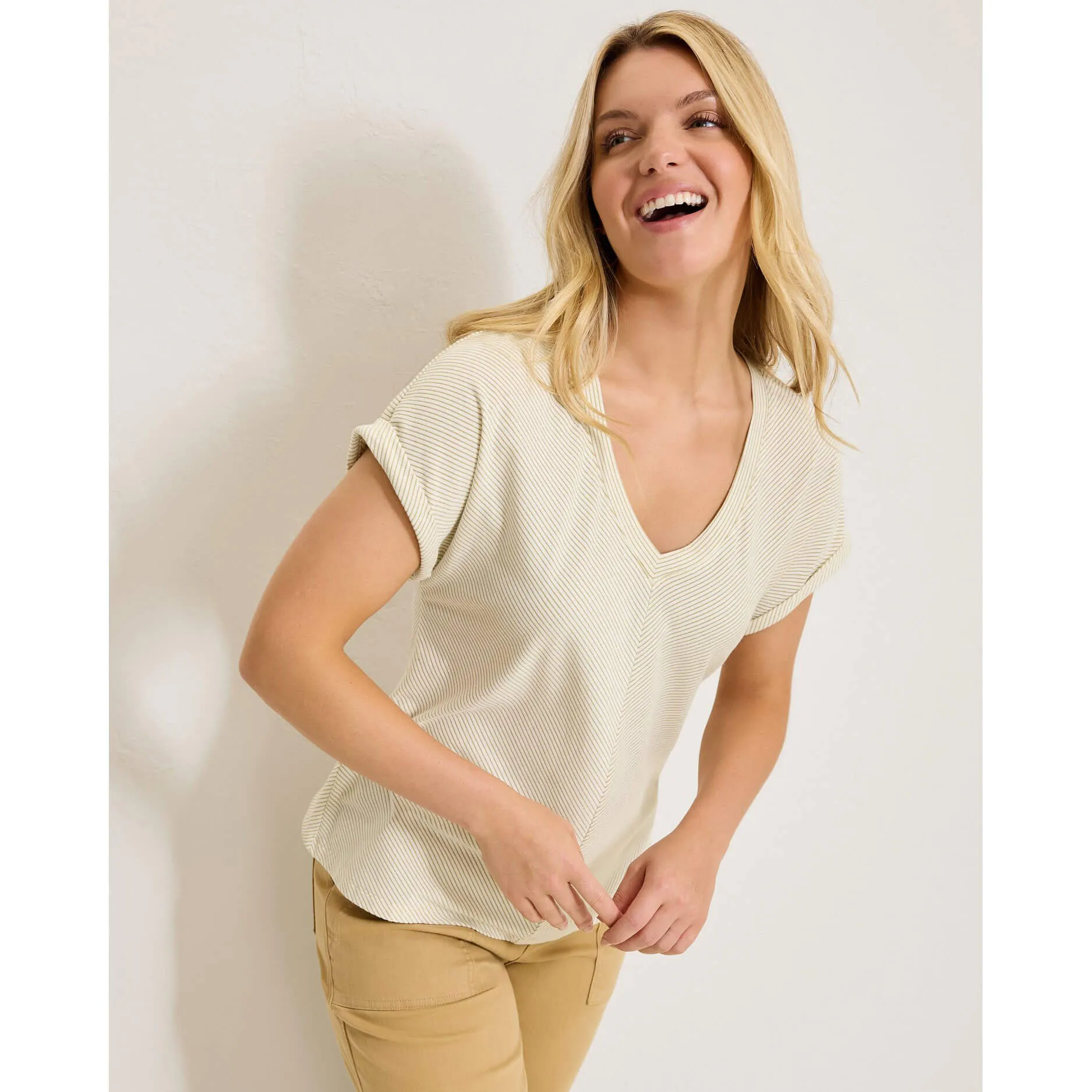Tommy Bahama Women's Kauai Tranquil Sea V-Neck T-Shirt - Coconut Tommy Bahama Clothing