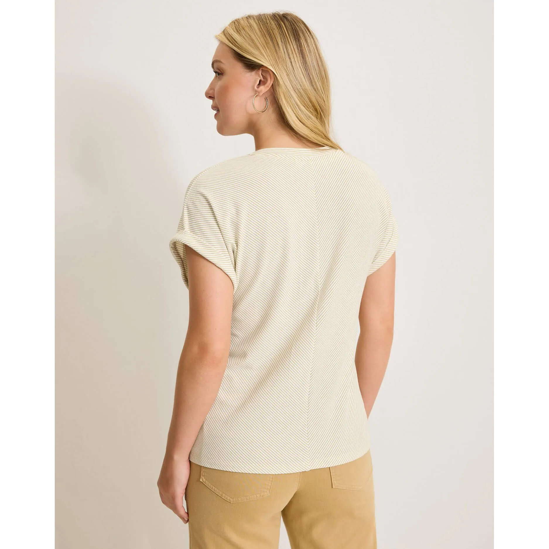 Tommy Bahama Women's Kauai Tranquil Sea V-Neck T-Shirt - Coconut Tommy Bahama Clothing
